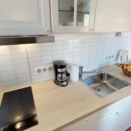 Apartment Renove Avec Terrasse, Climatisation Et Wifi Gratuit - Fr-1-196-166 *