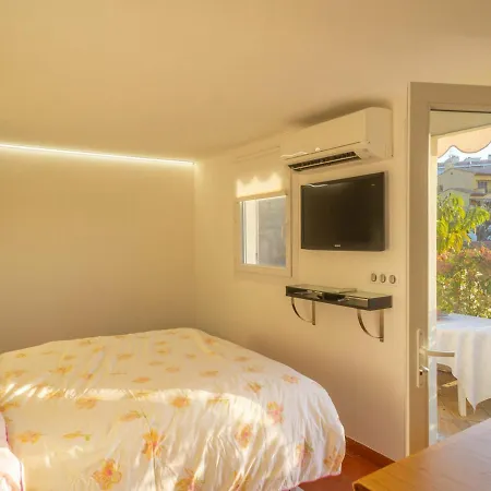 Renove Avec Terrasse, Climatisation Et Wifi Gratuit - Fr-1-196-166 Apartment