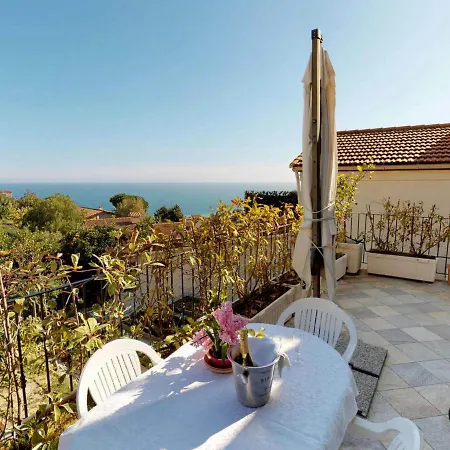 Renove Avec Terrasse, Climatisation Et Wifi Gratuit - Fr-1-196-166 * Menton