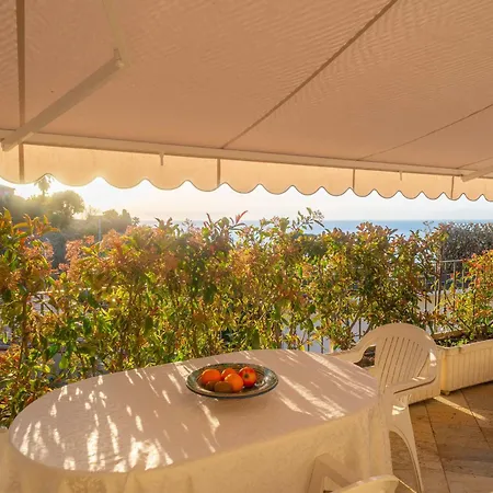 Renove Avec Terrasse, Climatisation Et Wifi Gratuit - Fr-1-196-166 Lejlighed *